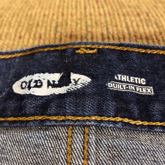 Men’s Old Navy Jeans Athletic fit. Built in flex. Size 42/30 - Picture 4 of 4